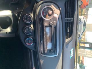 TOYOTA Yaris usata, con Specchietti laterali elettrici