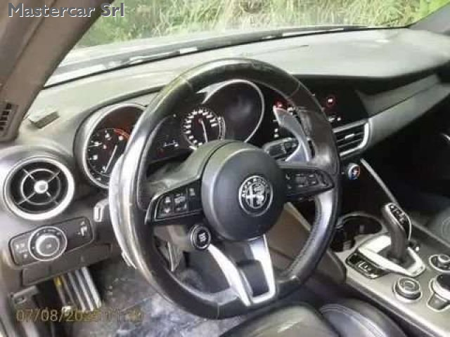 ALFA ROMEO Giulia usata, con Autoradio