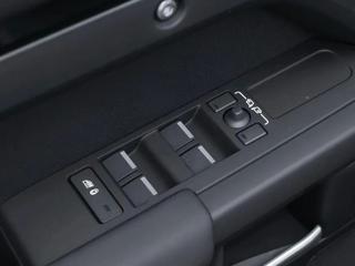 LAND ROVER Defender usata, con Fendinebbia
