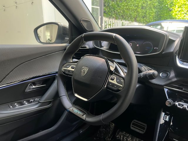 PEUGEOT 2008 usata, con Sistema di navigazione