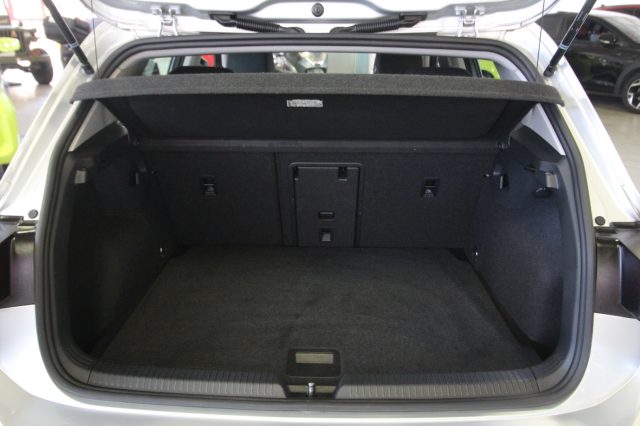 VOLKSWAGEN Golf usata, con Fari LED