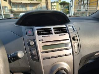 TOYOTA Yaris usata, con ESP