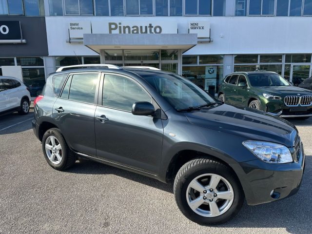 TOYOTA RAV 4 usata, con Airbag laterali