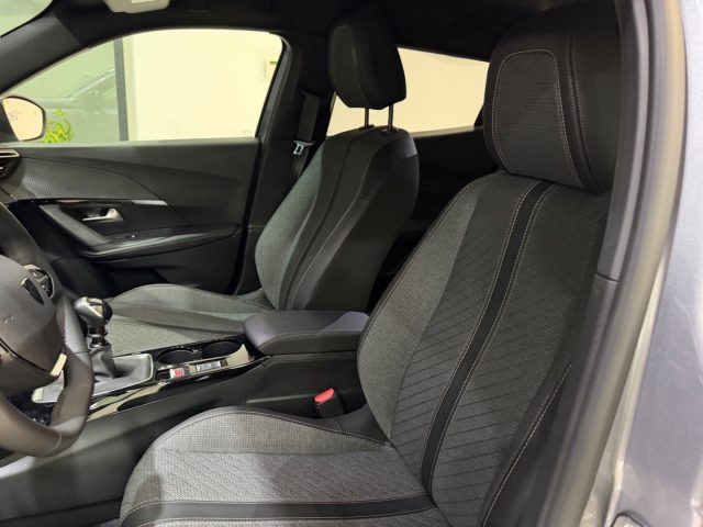 PEUGEOT 2008 usata, con Sedile posteriore sdoppiato