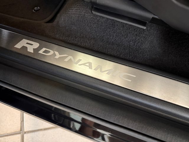 LAND ROVER Discovery Sport usata, con Volante in pelle