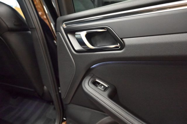 PORSCHE Macan usata 60