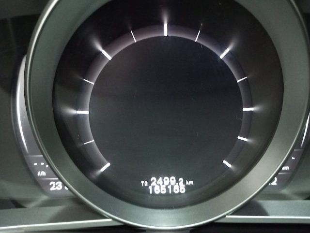 VOLVO V40 Cross Country usata, con Volante in pelle