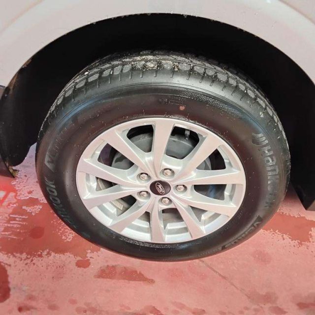 FORD Tourneo Courier usata, con Fendinebbia