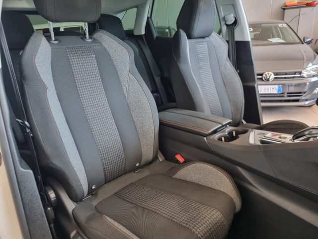 PEUGEOT 3008 usata, con Volante in pelle