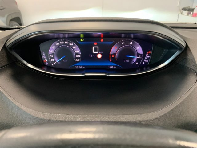 PEUGEOT 3008 usata, con Climatizzatore