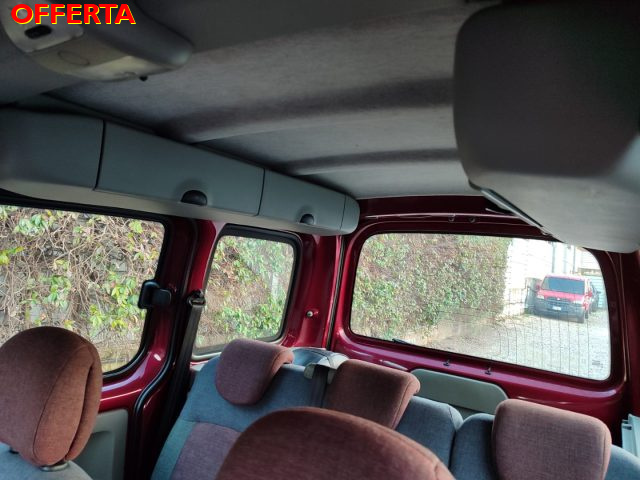 RENAULT Kangoo usata 19