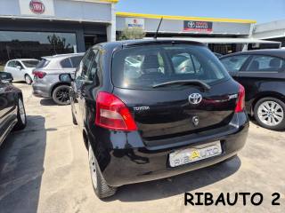 TOYOTA Yaris usata, con Autoradio