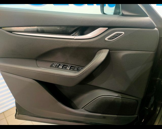 MASERATI Levante usata 19