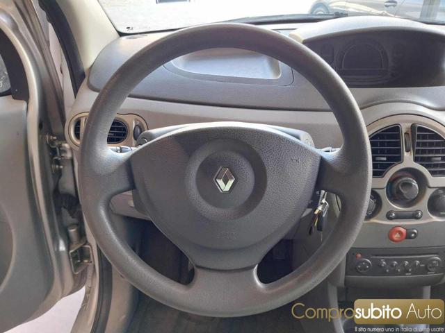 RENAULT Modus usata, con Sedile posteriore sdoppiato
