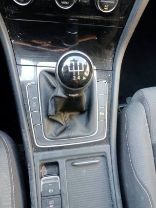 VOLKSWAGEN Golf usata, con USB