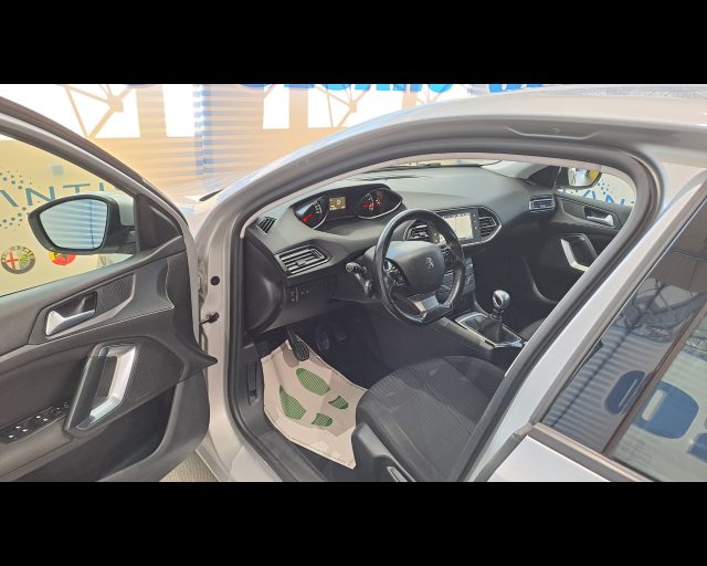 PEUGEOT 308 usata, con Controllo automatico clima