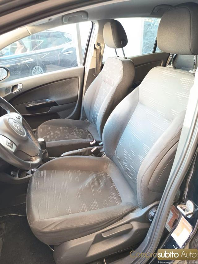 OPEL Corsa usata, con Climatizzatore