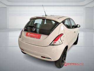 LANCIA Ypsilon usata, con Fendinebbia