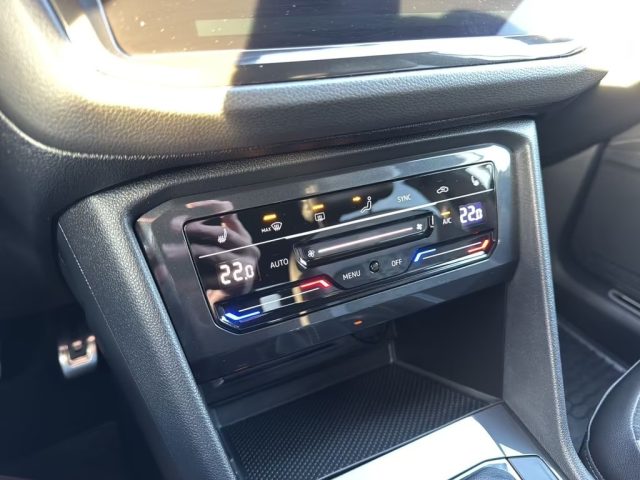 VOLKSWAGEN Tiguan usata, con Sedile posteriore sdoppiato