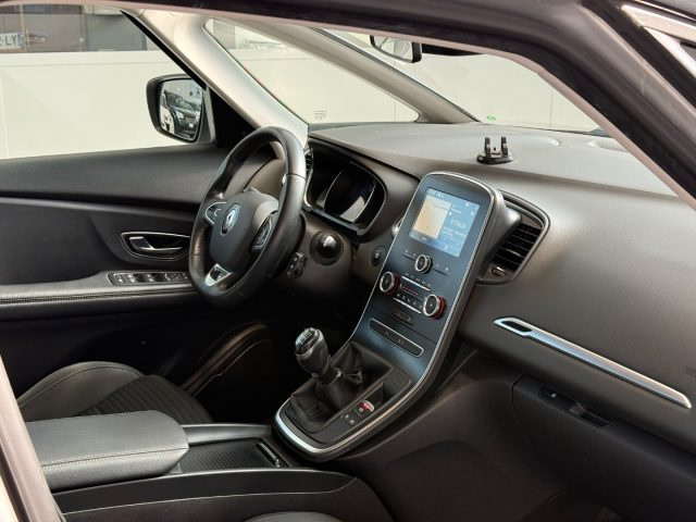 RENAULT Scenic usata 27