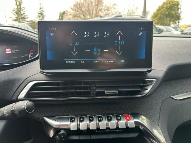 PEUGEOT 5008 usata, con Boardcomputer