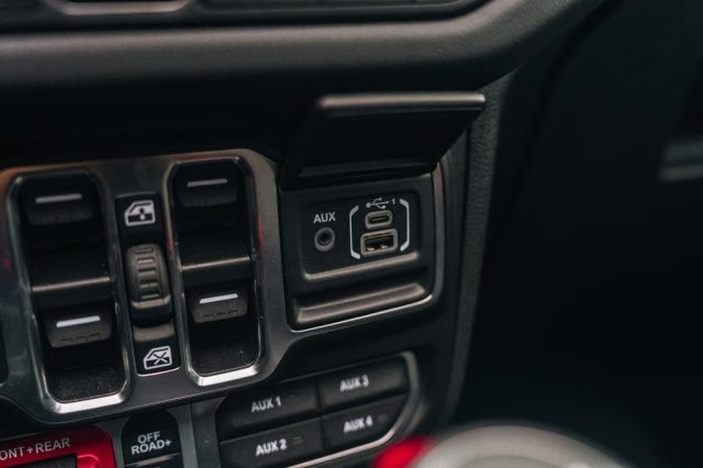 JEEP Wrangler usata, con Controllo vocale