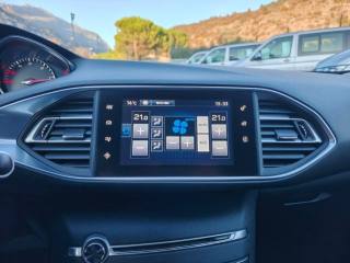 PEUGEOT 308 usata, con Sensori di parcheggio anteriori