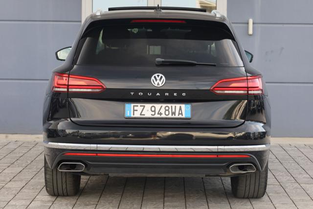 VOLKSWAGEN Touareg usata, con Sensori di parcheggio anteriori