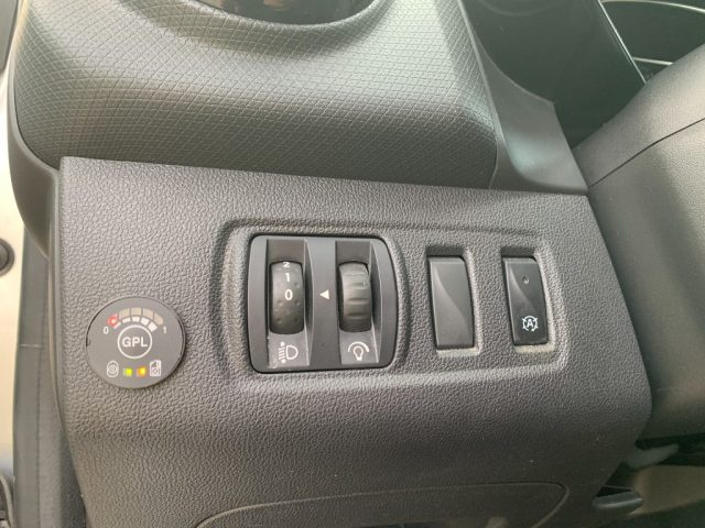 RENAULT Clio usata, con Servosterzo