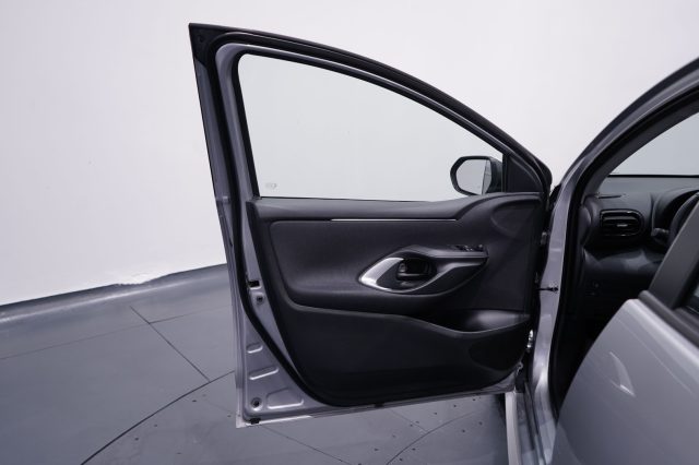 TOYOTA Yaris usata, con ESP