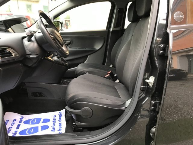 LANCIA Ypsilon usata, con Autoradio