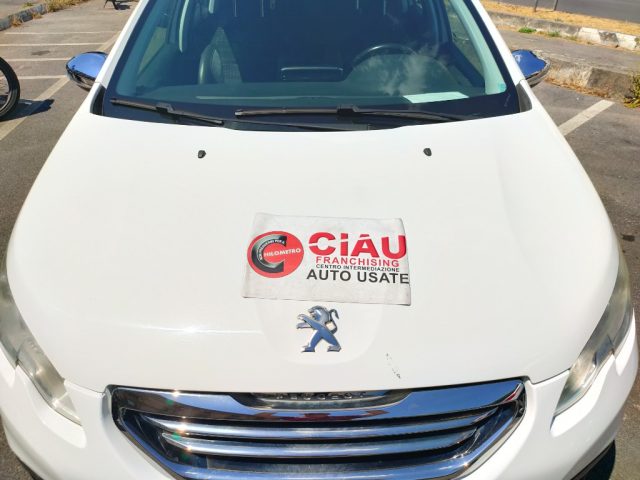 PEUGEOT 2008 usata, con Volante multifunzione