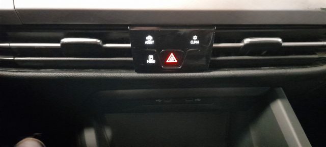 VOLKSWAGEN Golf usata, con Sensori di parcheggio posteriori