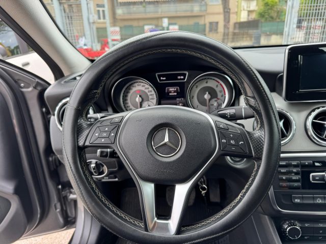MERCEDES-BENZ GLA 200 usata, con Controllo automatico clima