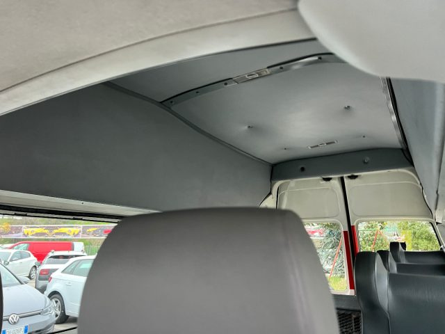 VOLKSWAGEN Caravelle usata, con Chiusura centralizzata