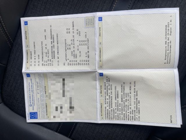 PEUGEOT 5008 usata, con Sensori di parcheggio posteriori