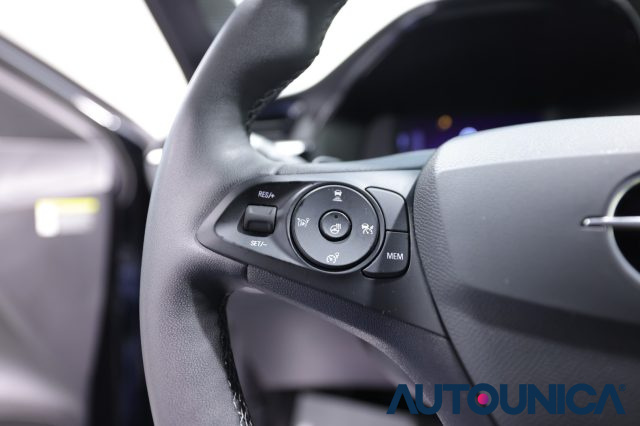 OPEL Corsa usata, con USB