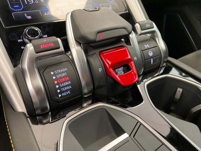 LAMBORGHINI Urus usata, con Bracciolo