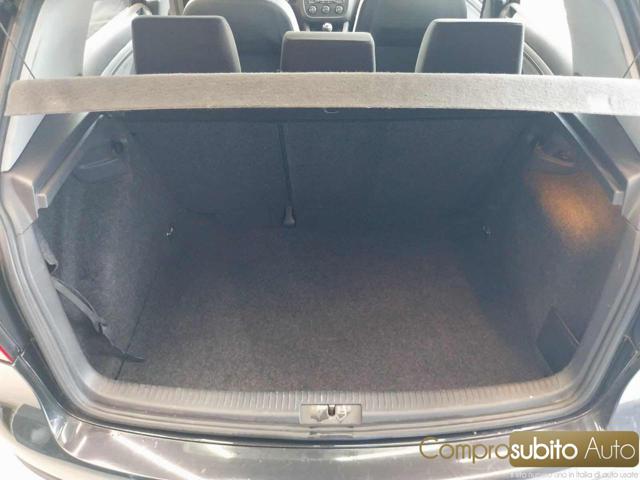 VOLKSWAGEN Golf usata, con Sedile posteriore sdoppiato