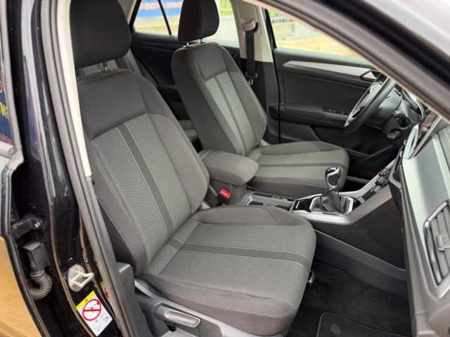 VOLKSWAGEN T-Roc usata 28