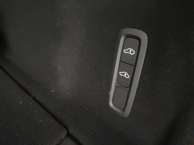 VOLVO XC60 usata, con Portellone posteriore elettrico