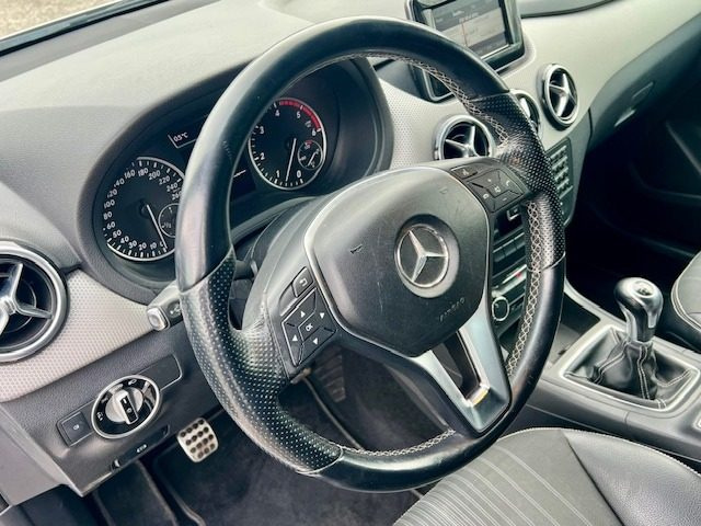 MERCEDES-BENZ B 180 usata, con Fendinebbia