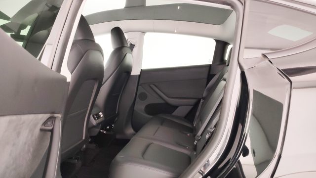 TESLA Model Y usata, con MP3