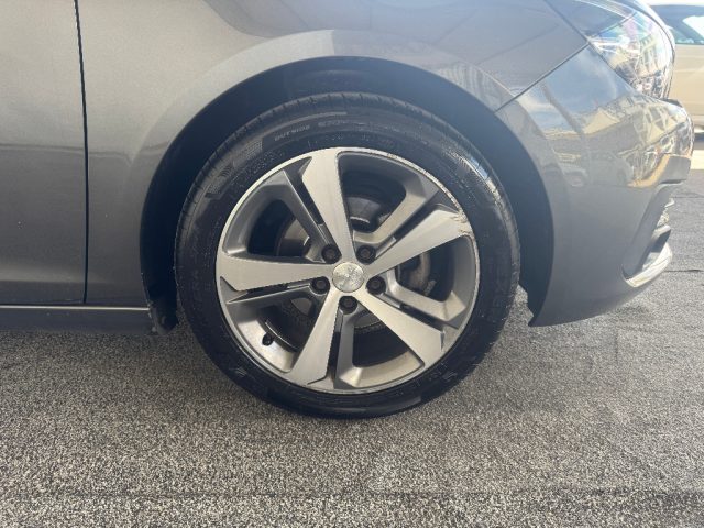PEUGEOT 308 usata, con Sistema di navigazione