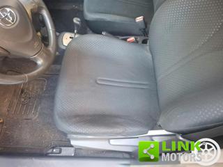 TOYOTA Yaris usata, con Sedile posteriore sdoppiato