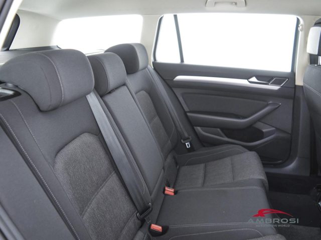 VOLKSWAGEN Passat usata 10