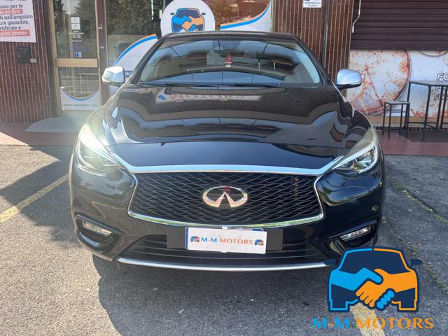 INFINITI Q30 usata, con Cerchi in lega