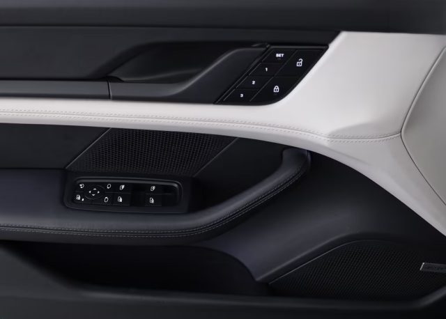 PORSCHE Taycan usata, con Trazione integrale