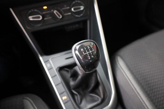 VOLKSWAGEN Taigo usata, con Fari direzionali