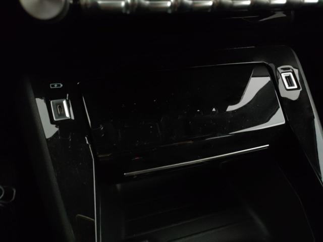 PEUGEOT 2008 usata, con Fari LED